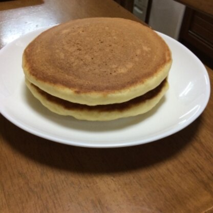 今まで作った中で、一番綺麗で厚みのあるホットケーキが出来ました。混ぜ方ひとつで全然違うんですね。教えてもらってよかったです。ありがとうございました。